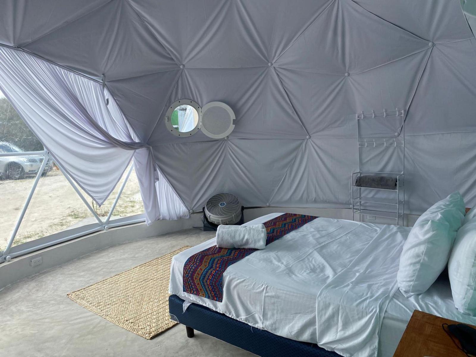 מלון Hidden Island Glamping איסלה מוחרס מראה חיצוני תמונה