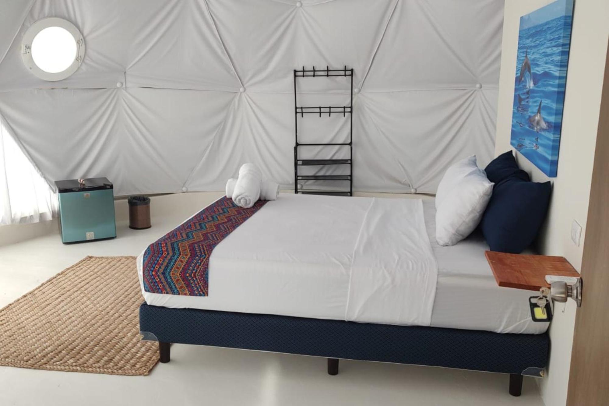 מלון Hidden Island Glamping איסלה מוחרס מראה חיצוני תמונה