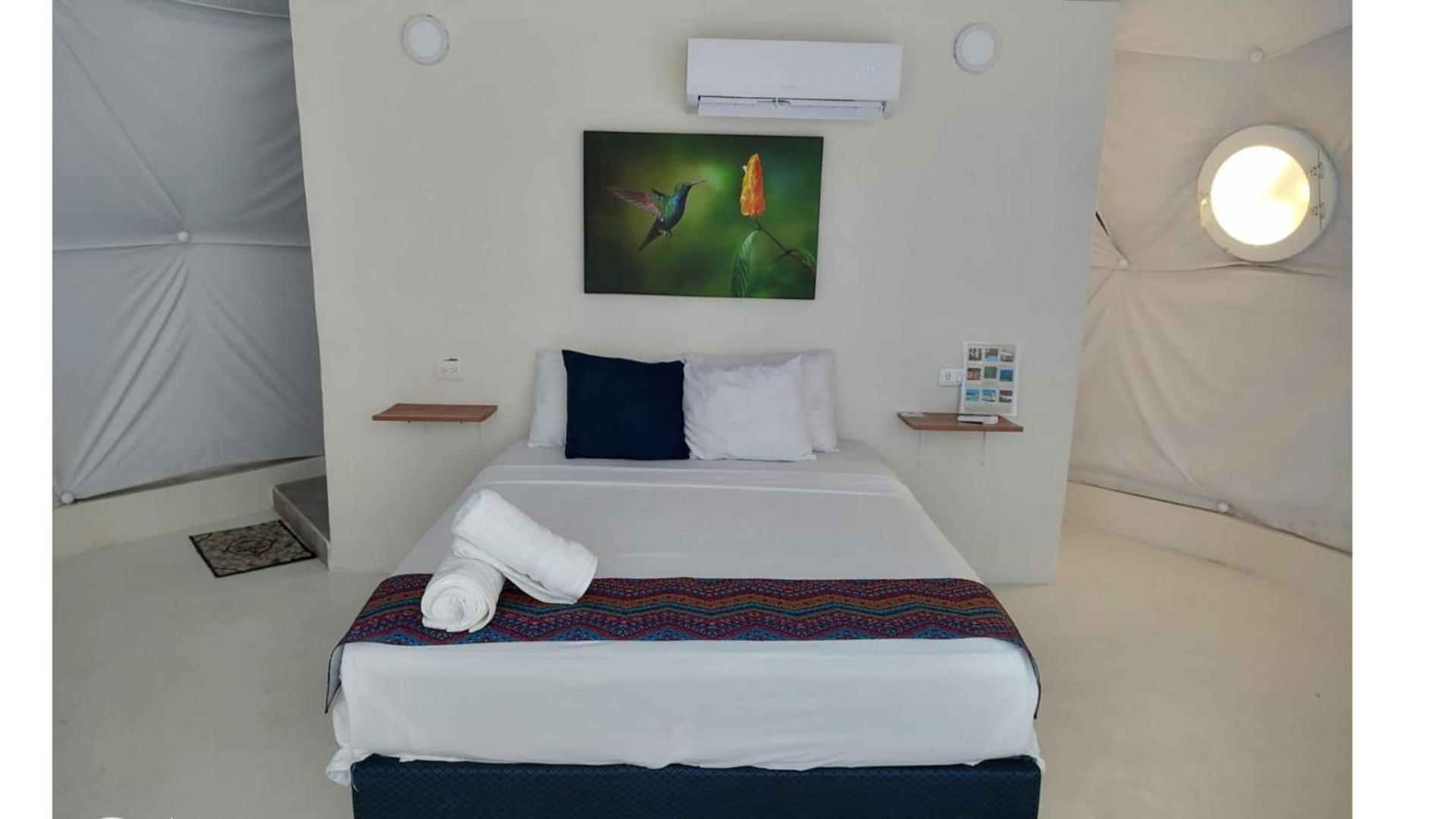 מלון Hidden Island Glamping איסלה מוחרס מראה חיצוני תמונה